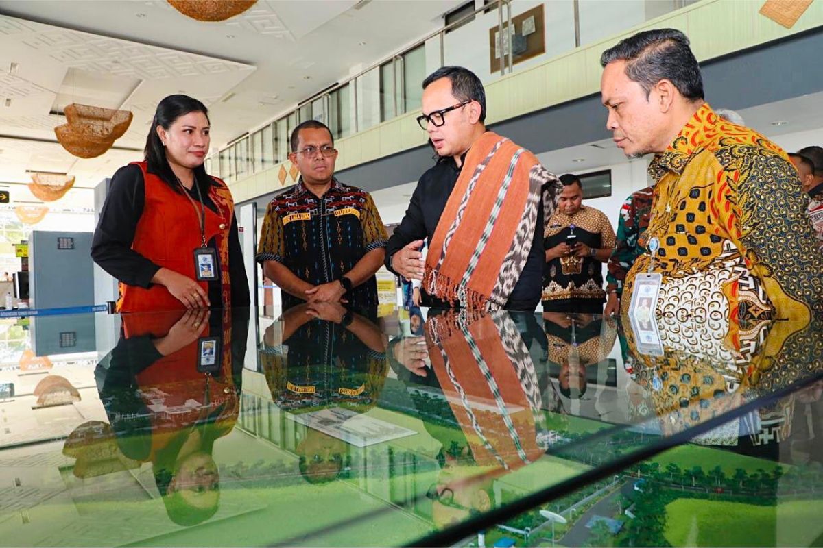 Wakil Menteri Dalam Negeri Bima Arya Sugiarto meninjau PLBN Motaain, Nusa Tenggara Timur, Jumat (26/6/2026), untuk memastikan layanan lintas batas dan pengelolaan kawasan perbatasan berjalan optimal