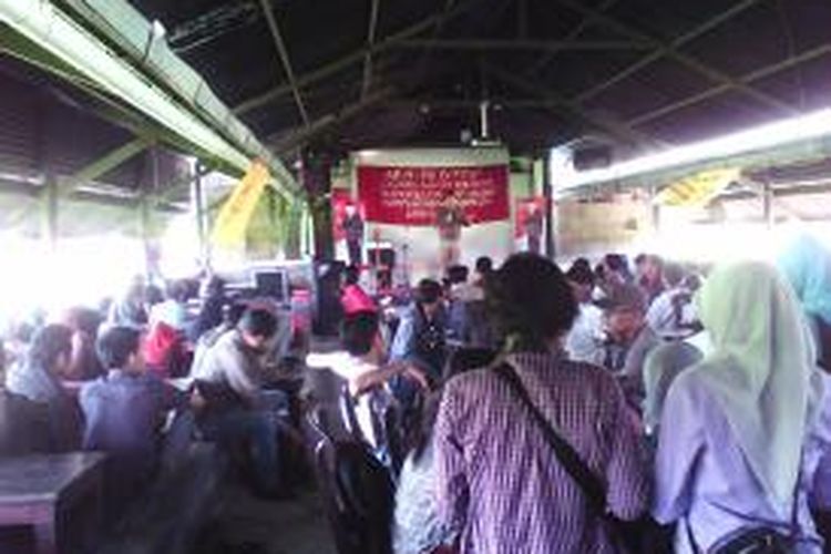 Ratusan mahasiswa dan pemuda di Yogyakarta saat mendeklarasikan diri mendukung Jokowi dan PDI-P.