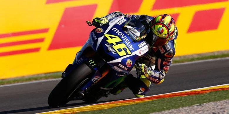 Aksi mengagumkan Valentino Rossi di seri terakhir MotoGP 2015 di Valencia.