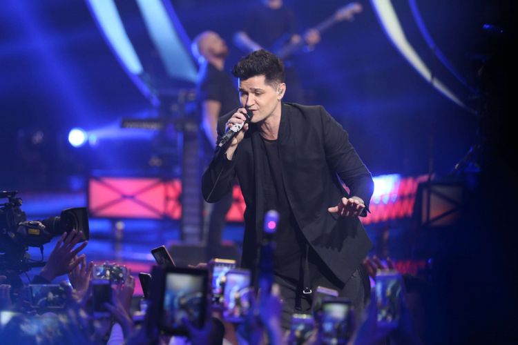 Penampilan The Script saat acara Road to Grand Final Indonesian Idol 2018 di Studio 11, MNC Studio, Kebon Jeruk, Jakarta Barat, Senin (09/04/2018). Kedatangan The Script seabagai bintang tamu untuk meramaikan episode Road to Grand Final Indonesian Idol 2018.