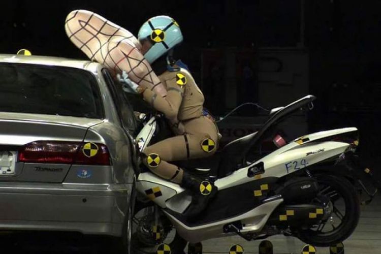 Honda PCX akan dibekali teknologi airbag
