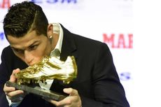 Ketika Ronaldo Terima Sepatu Emas....