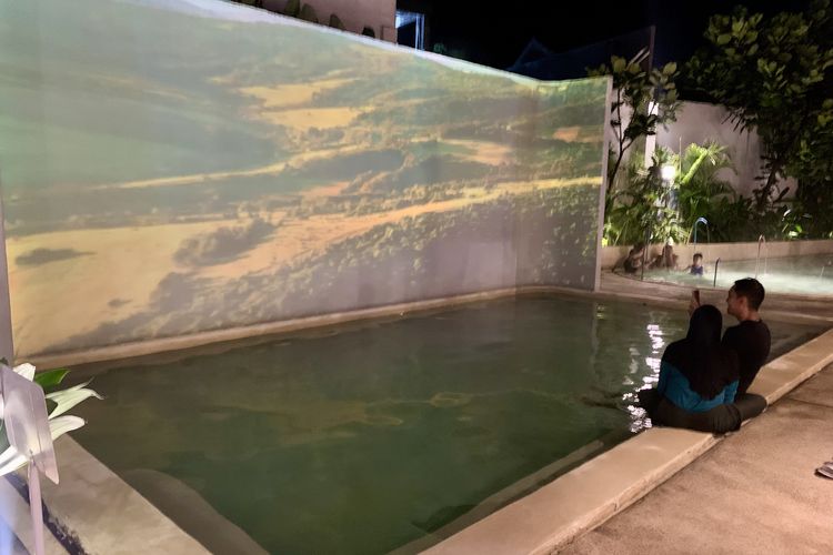 Screen Pool di Nagara Hot Spring Experience, kolam air panas di Garut, Jawa Barat.