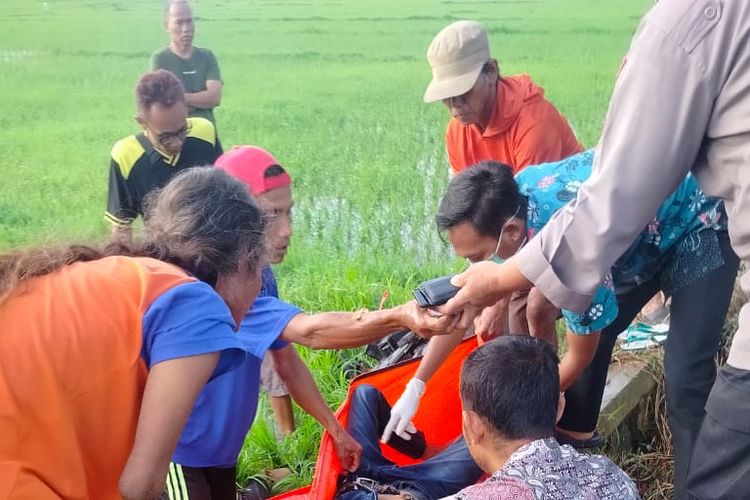 Sepeda Motor Tabrak Pohon di Pagi Buta, 2 Pemuda Tewas Seketika