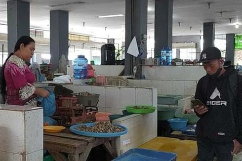 Imbas Gelombang Tinggi, Harga Udang dan Cumi di Pasar Tambaklorok Semarang Melambung Tinggi