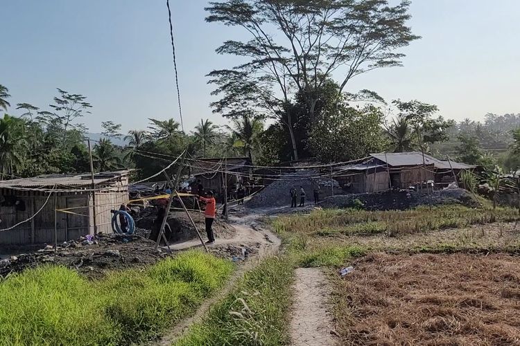 Area pertambangan emas ilegal di Desa Pancurendang, Kecamatan Ajibarang, Kabupaten Banyumas, Jawa Tengah.