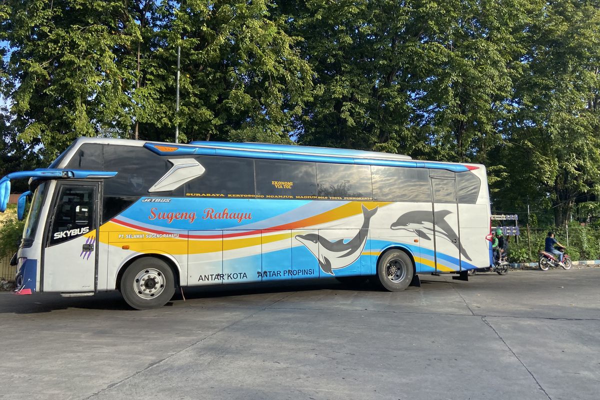 menghindari pembayaran pajak royalti lagu, sejumlah Perusahaan Otobus (PO) melarang para sopir untuk memutar lagu di dalam kendaraan, Kamis (21/8/2025)