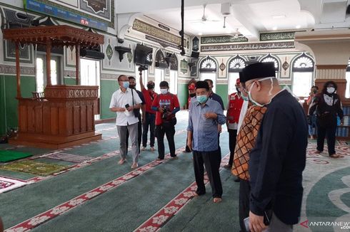 Jusuf Kalla Shalat Ashar Berjemaah di Masjid Agung Al-Azhar