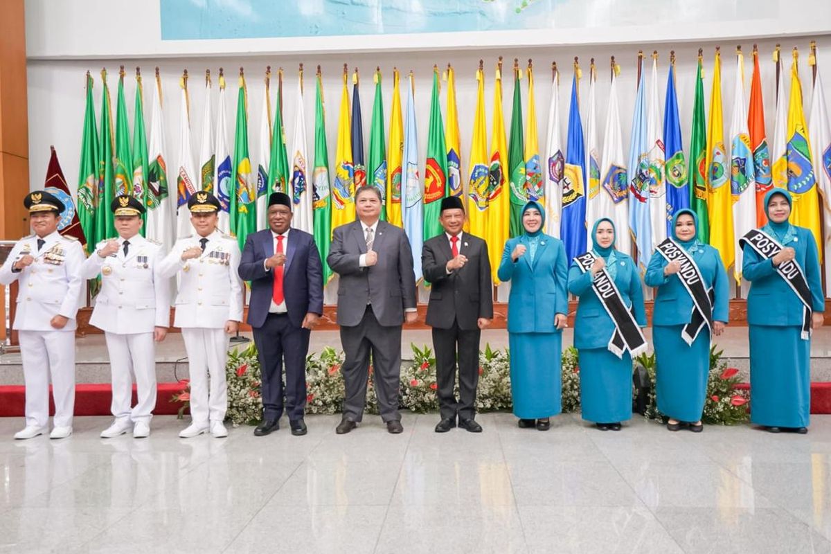 Menko Airlangga turut hadir dalam Upacara Pelantikan Penjabat (Pj) Gubernur di Sasana Bhakti Praja Kementerian Dalam Negeri, Senin (24/6/2024).
