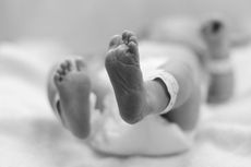 Mayat Bayi di Saluran Pintu Air Gegerkan Warga
