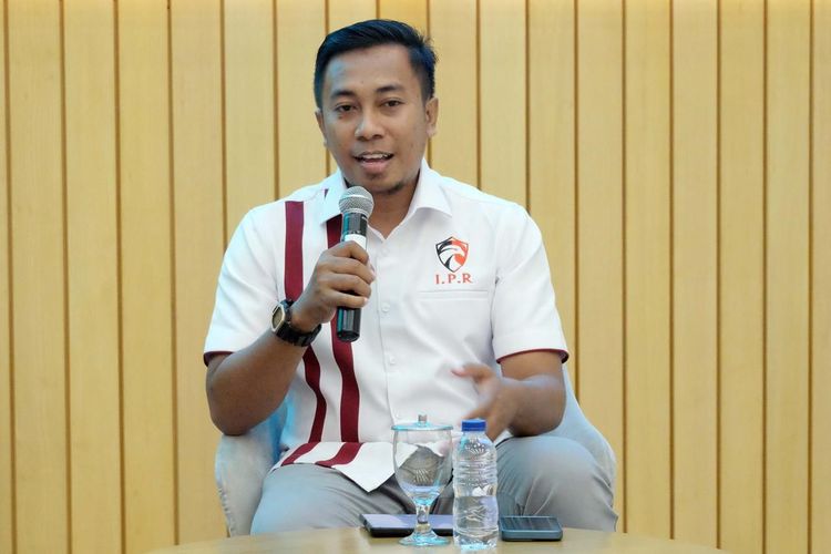 Direktur Indonesia Political Review (IPR) Iwan Setiawan