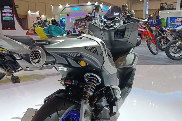 Honda PCX 160 ala MotoGP dengan buntut RC213V