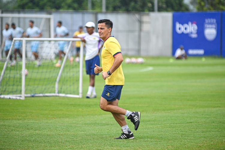 Persib Rombak Staf Kepelatihan, Miro Petric Pilih Jalan Keluar