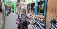 Kisah Guru Honorer Jakarta: Motor Tua Hilang, Kini Mengajar dengan Sepeda Pinjaman