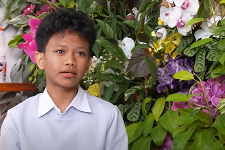 Penyanyi Farel Prayoga curhat di kanal YouTube Denny Sumargo yang tayang Jumat, 18 Juli 2025.