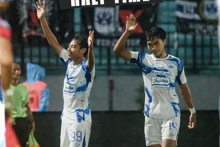 Selebrasi Evan Dimas usai mencetak gol dalam laga pekan ke-27 Liga 1 2023-2024 antara PSIS vs Persik di Stadion Moch. Soebroto, Magelang, Minggu (3/3/2024).