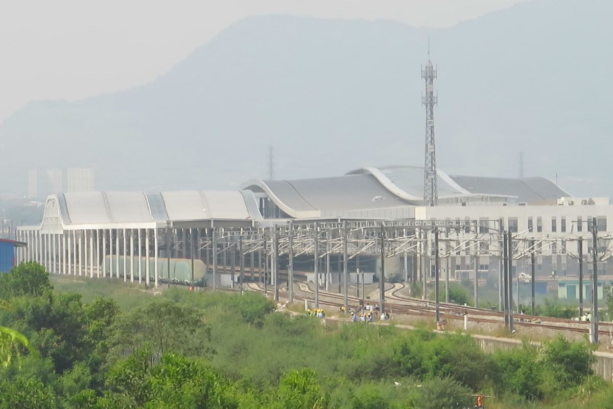 Situasi Stasiun Kereta Cepat di Tegalluar, Kabupaten Bandung, Jawa Barat pada Senin (15/5/2023). 