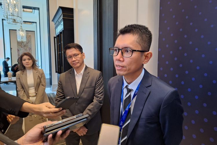 Chief Economist Citibank NA Indonesia (Citi Indonesia) Helmi Arman dalam acara Citi Data Centre Day 2025, Senin (27/10/2025).