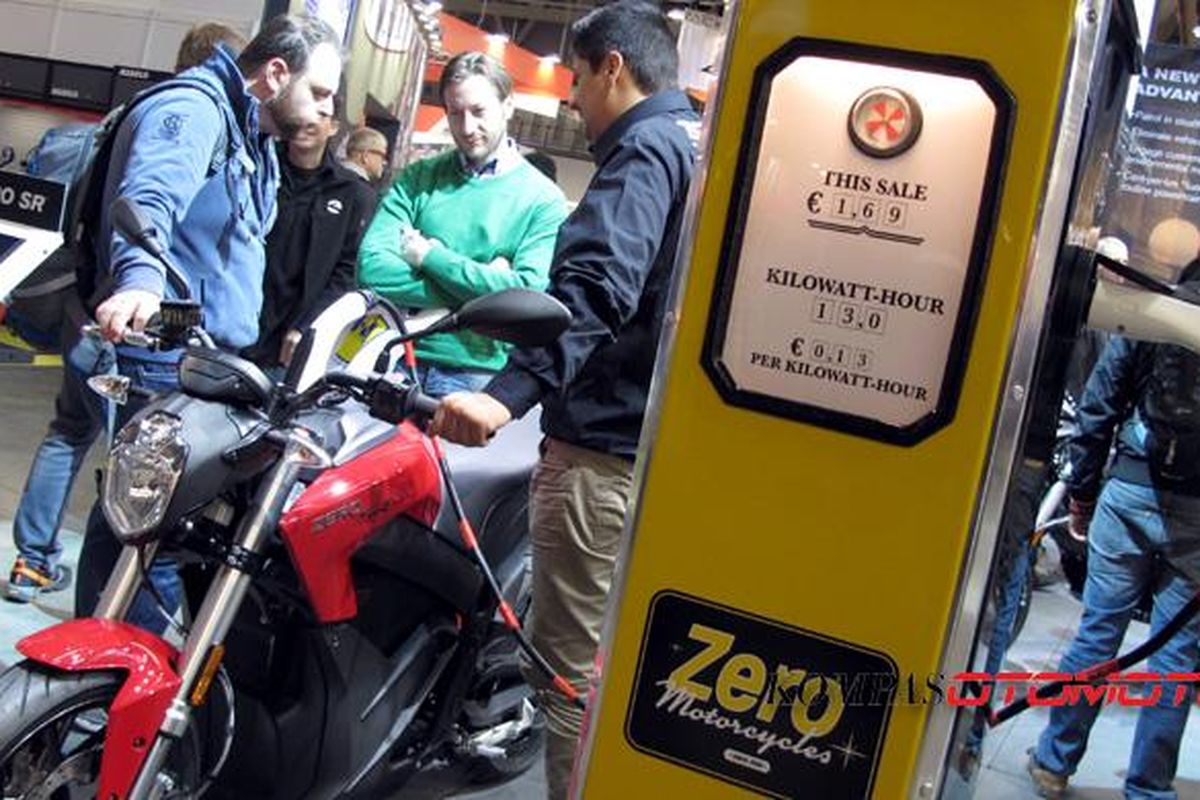 Motor listrik Zero diperbarui pada sektor baterai untuk jarak tempuh lebih jauh dan tenaga serta torsi yang makin besar.