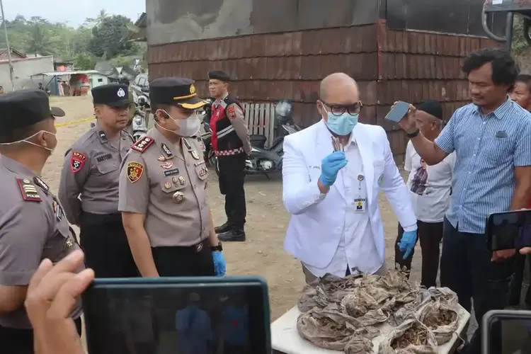 Bukan Jenazah Bayi, Kain Kafan Pocong di Magelang Ternyata Berisi Tulang Hewan Berkaki Empat