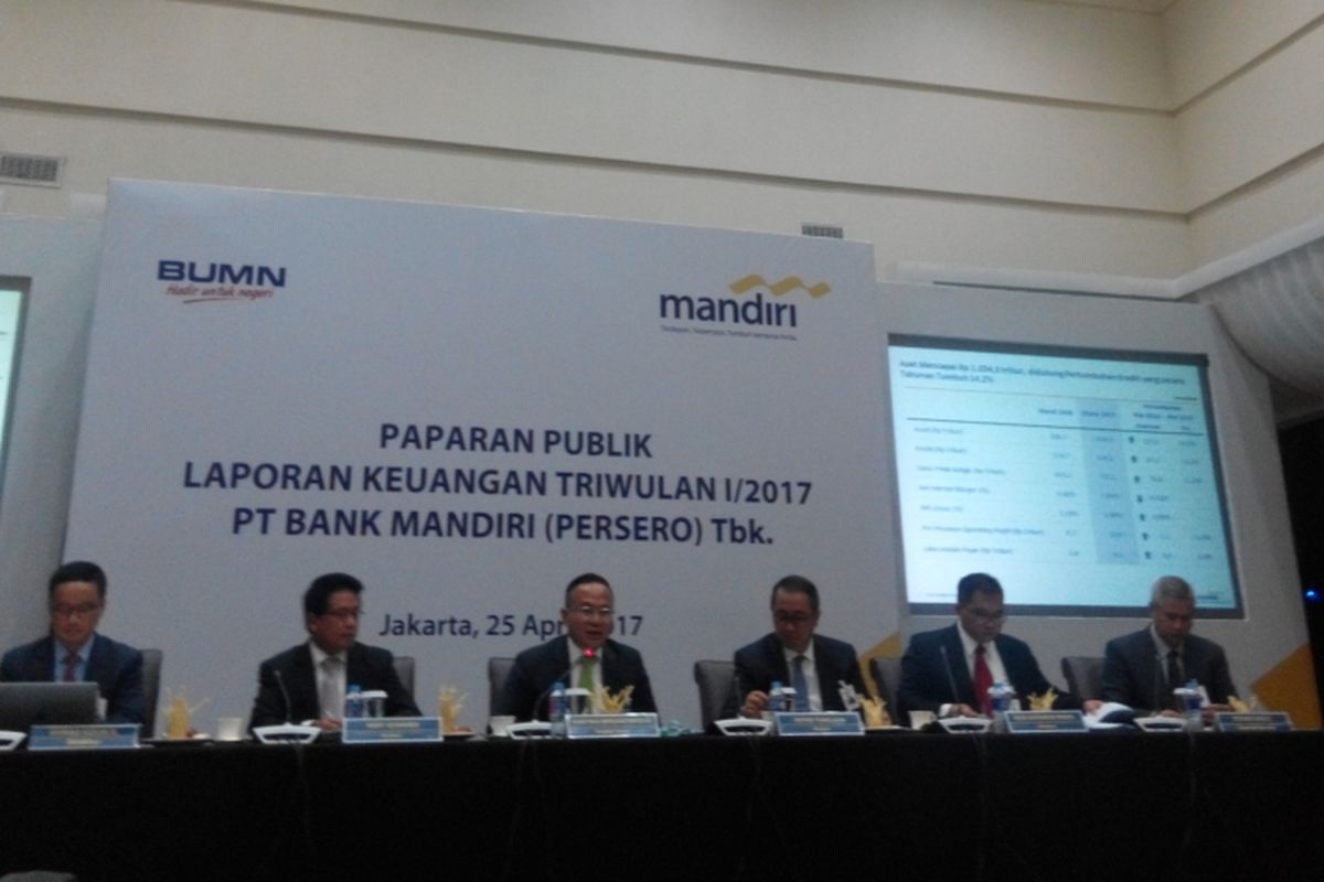 Konferensi pers Laporan Kinerja Keuangan Kuartal I 2017 PT Bank Mandiri (Persero) Tbk di Jakarta, Selasa (25/4/2017).