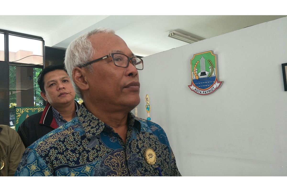 Ketua Dewan Pendidikan Kota Bekasi, Ali Fauzie saat berkunjuung ke SMAN 12 Kranji, Bekasi, Kamis (13/2/2020).