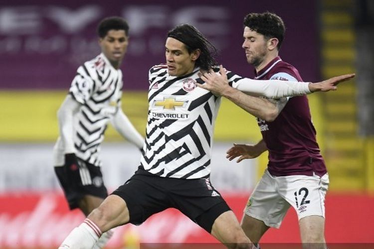 Aksi Edinson Cavani dalam pertandingan Liga Inggris antara Burnley vs Manchester United di Stadion Turf Moor, Rabu (13/12/2021) dini hari WIB.