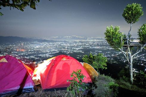 Camping di Puncak Kuik, Nikmati Gemerlap Ponorogo dari Ketinggian