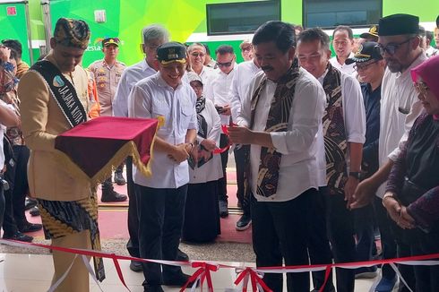 Sambil Jajal KA Pangandaran, Menteri ATR/BPN Beri 40 Sertifikat Tanah