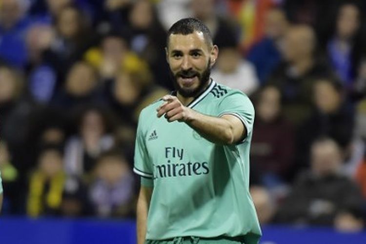 Karim Benzema, Dani Carvajal, dan Lucas Vazquez pada laga Real Zaragoza vs Real Madrid.