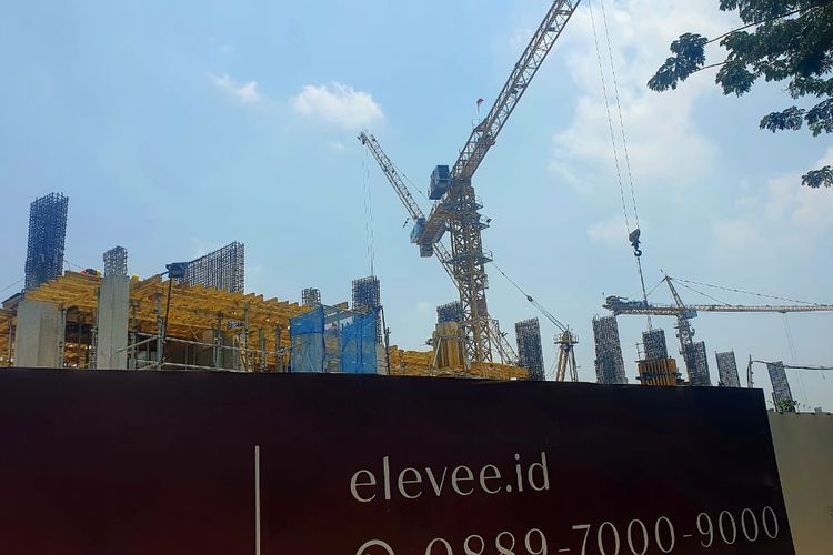 Proses pembangunan produk superblok baru di Alam Sutera yakni Elevee Condominium. 