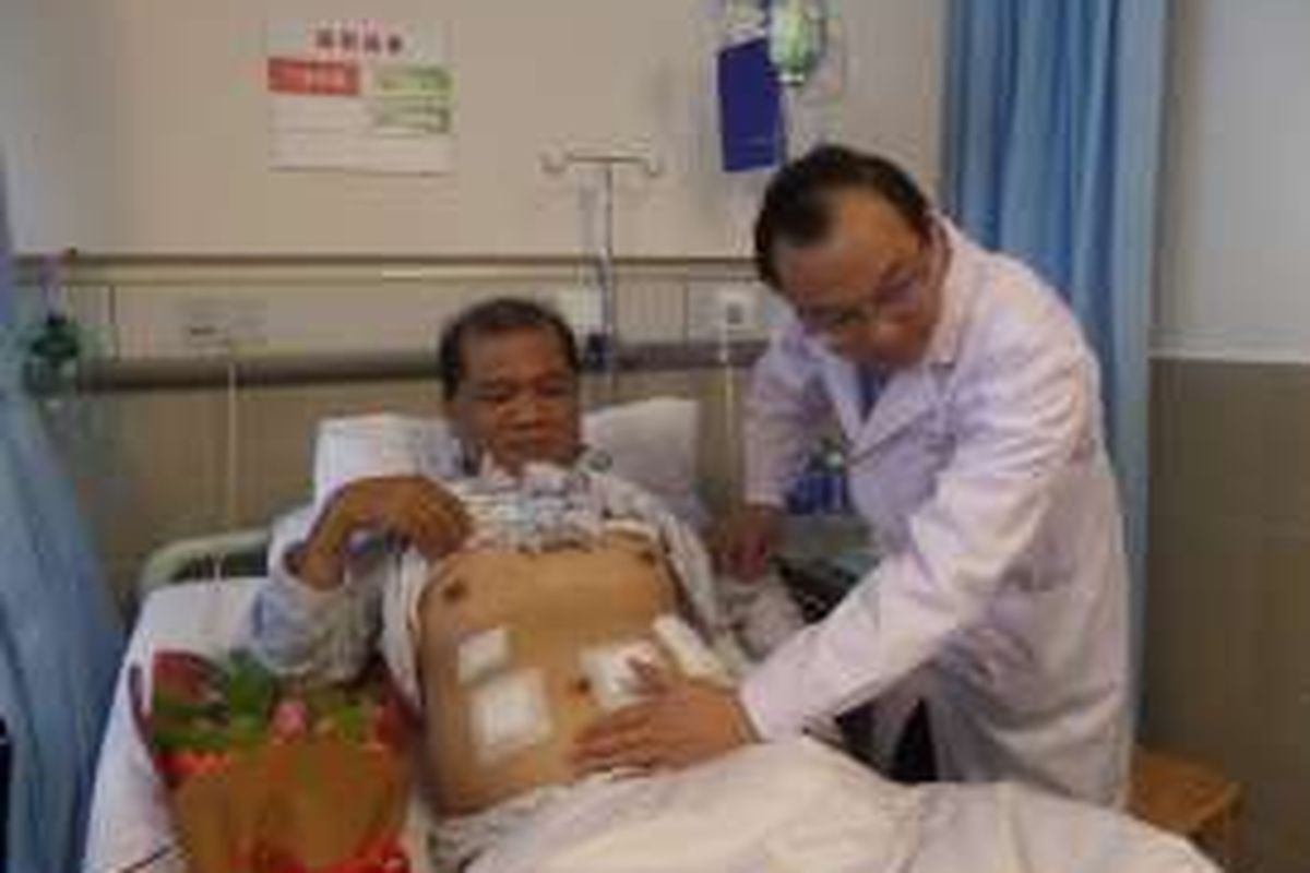  Sihol Manulang, pasien diabetes asal Indonesia yang melakukan operasi bypass lambung di Guangzhou, China.