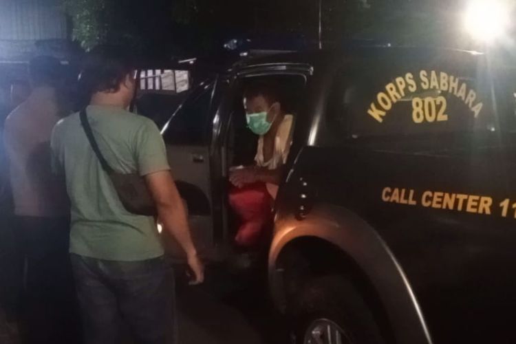 Seorang kepala desa asal Kabupaten Ngawi berinisial B ditangkap saat membawa gelondongan kayu sonokeling dari kawasan hutan, Selasa (27/6/2023)