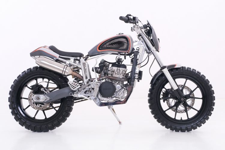 Yamaha YZ 250 bergaya scrambler garapan Green Custom Garage