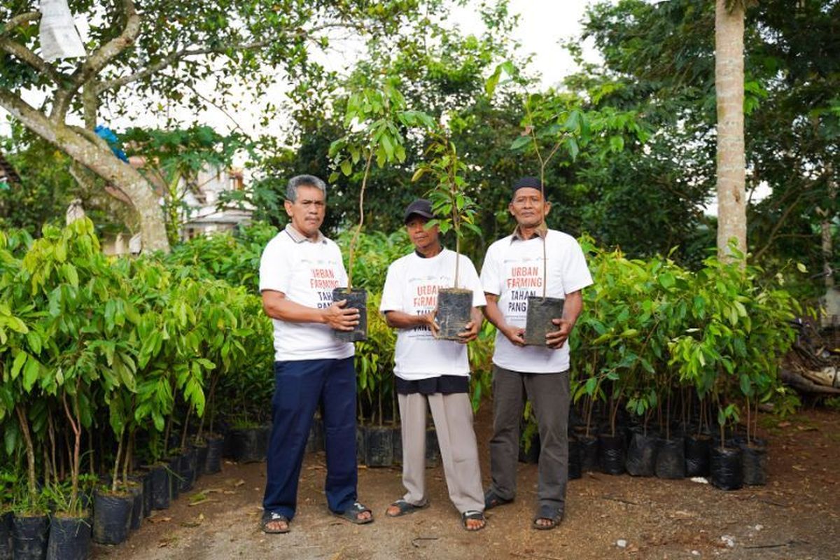 Warga Kampung Nglarang menyambut baik program Urban Farming yang digagas PT PGN. Selain mendung mewujudkan lingkungan berkelanjutan, program ini dapat memberikan nilai ekonomi bagi masyarakat. 