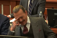 Sapa Fans di Depan Pengadilan, Johnny Depp Bercanda Telah Buatkan Waffle