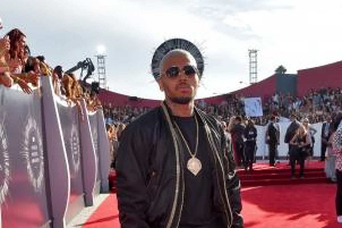 Artis R&B Chris Brown hadir pada MTV Video Music Awards 2014 di The Forum, Inglewood, California, AS, 24 Agustus 2014.