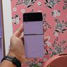 Kesan Pertama Menggenggam Samsung Galaxy Z Flip 4, Ponsel Cantik yang Ringkas dan Fungsional