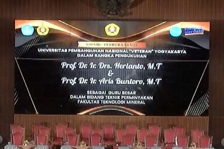 Dua guru besar Universitas Pembangunan Nasional Veteran Yogyakarta (UPNVY) dikukuhkan.
