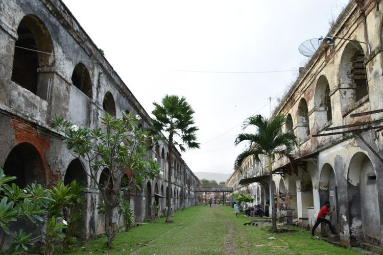 Benteng Fort Willem I atau Benteng Pendem Ambarawa.