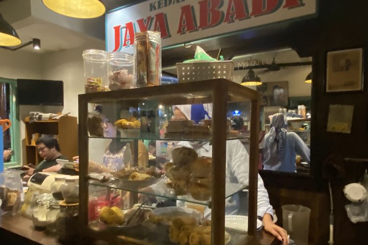 Display makanan Kedai Es Teh Jaya Abadi