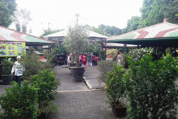 Taman Ade Irma Suryani alias Taman Topi di Bogor, Jawa Barat.