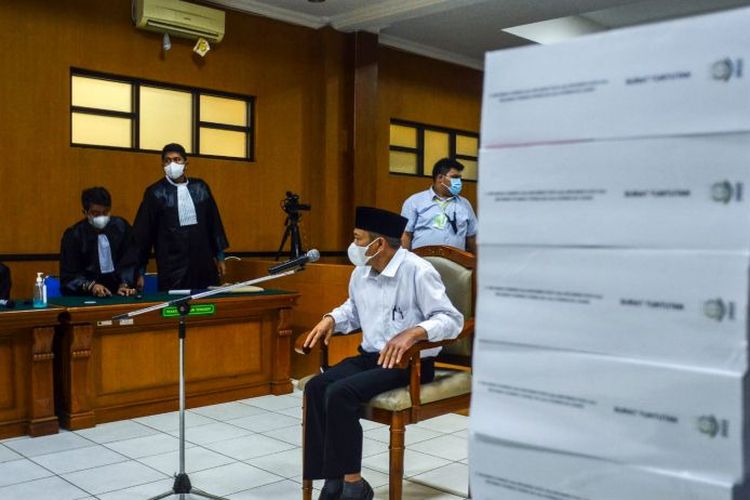 Terdakwa kasus penistaan agama M Kace, menjalani persidangan dengan agenda pembacaan tuntutan di Pengadilan Negeri Ciamis, Jawa Barat, Kamis (24/2/2022).