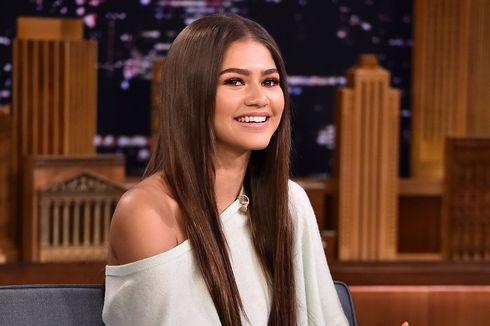 Zendaya Puji Kemampuan Bernyanyi Tom Holland