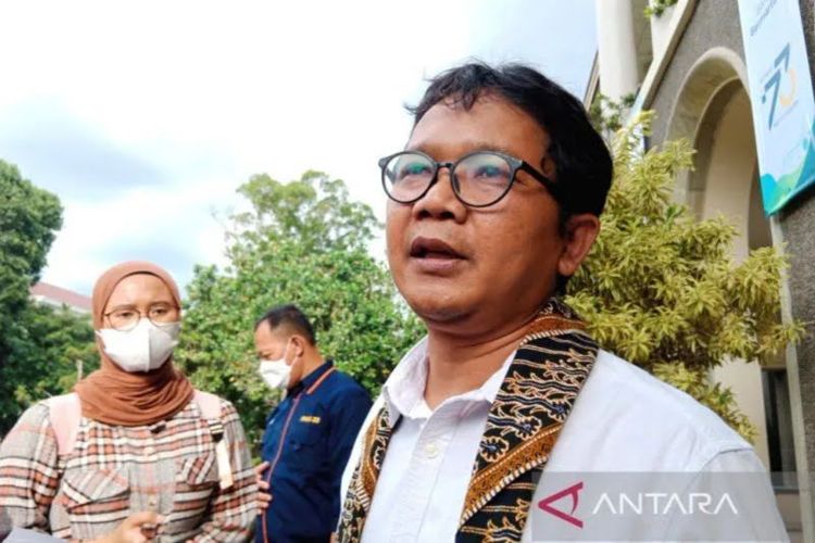 Wakil Rektor Bidang Kemahasiswaan, Pengabdian Masyarakat, dan Alumni UGM Arie Sujito 