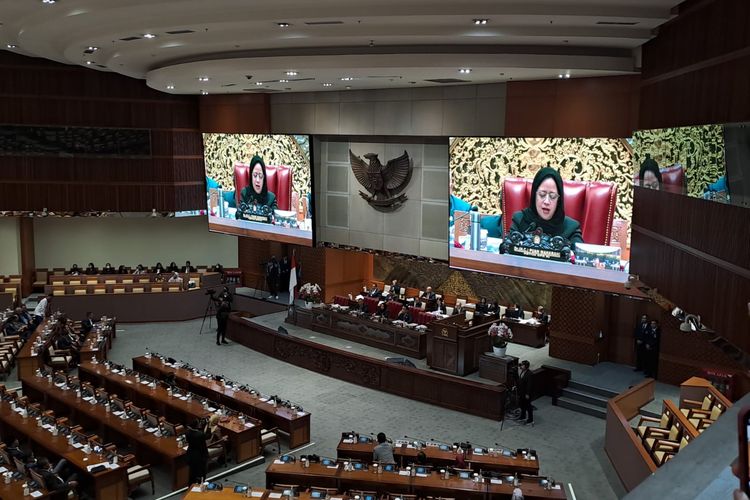 Suasana Rapat Paripurna DPR jelang pengesahan RUU Kesehatan di Gedung DPR, Senayan, Jakarta, Selasa (11/7/2023). 