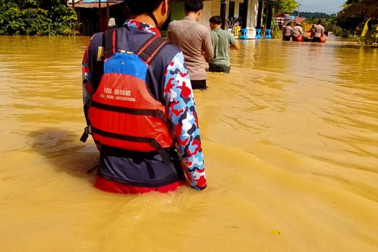 Banjir Landa Kukar, Warga di Dua Kecamatan Dievakuasi