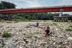 Pemulung Sampah di Citarum, Cuma Cari Plastik, Mayat Pun Diabaikan 