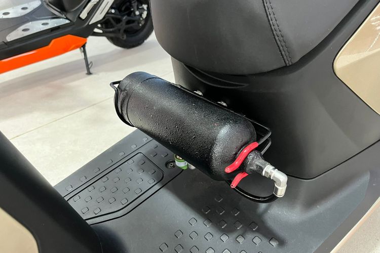 Modifikasi Honda CUV e: bergaya low rider