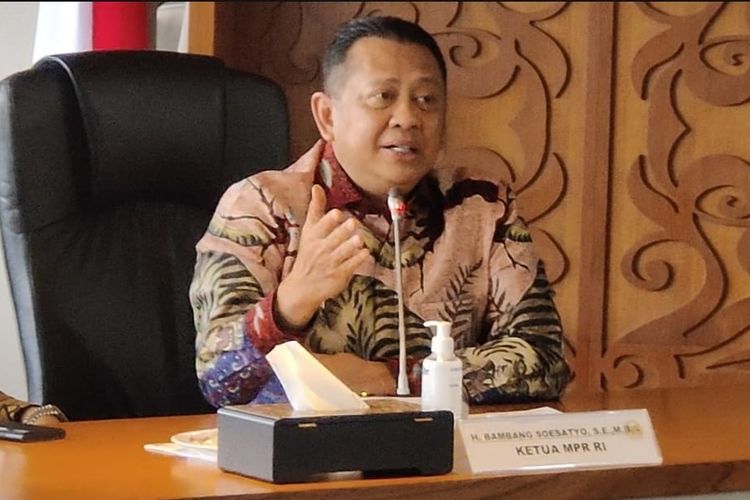 Ketua MPR RI Bambang Soesatyo dalam jumpa pers di Gedung MPR, Senayan, Jakarta Pusat, pada Senin (10/10/2022). 